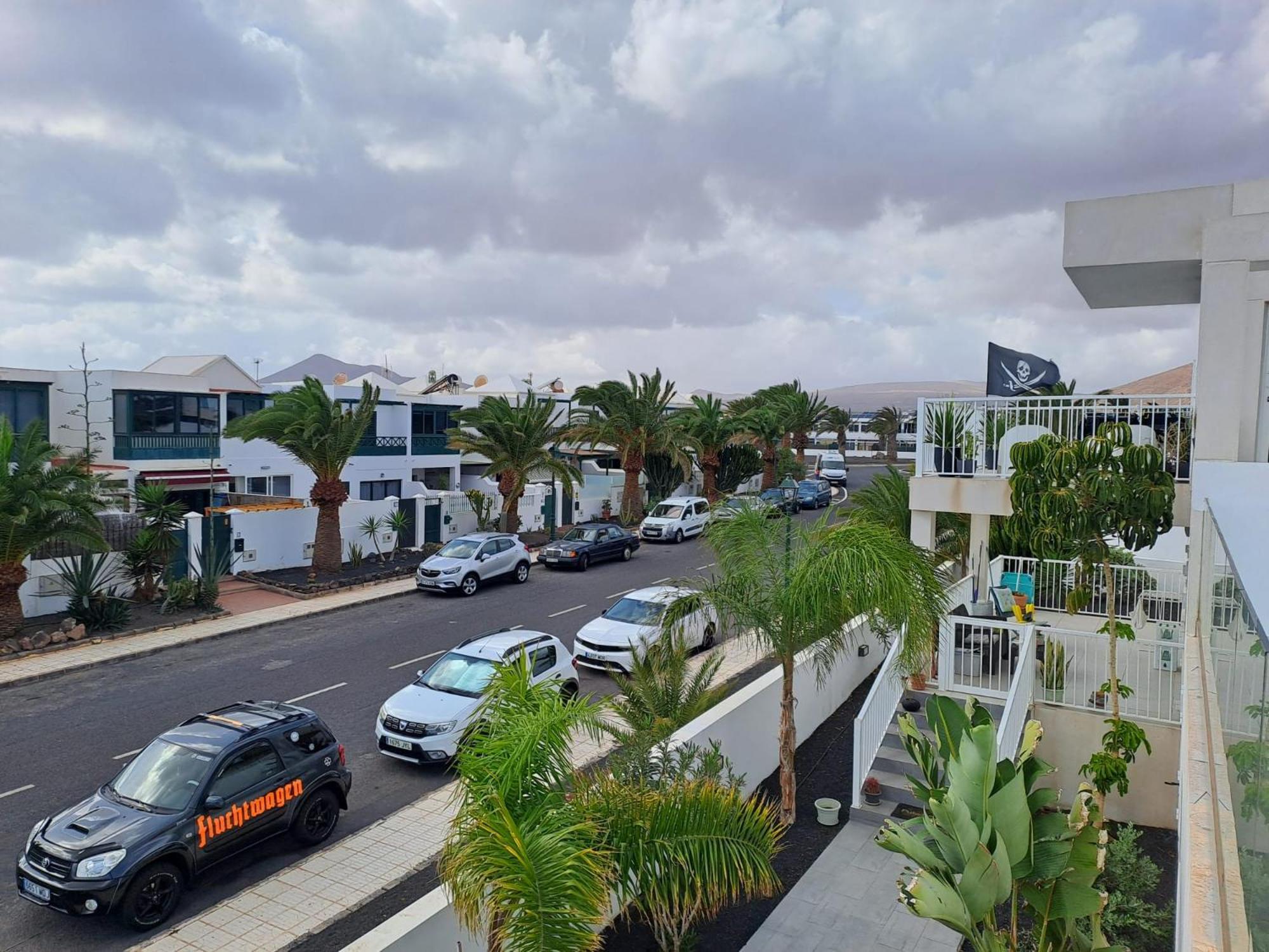 Апартаменты Luxury Sea View Senator Lanzarote Коста-Тегисе Экстерьер фото